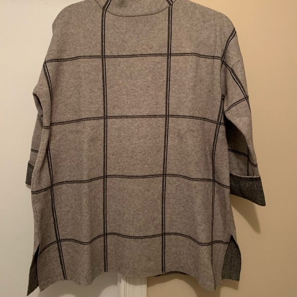 Tahari Sweater - Picture 11 of 11